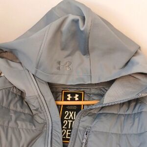 Under Armour Gray Hooded Jacket 2XL Lightweight. Long Line. Interesting Features